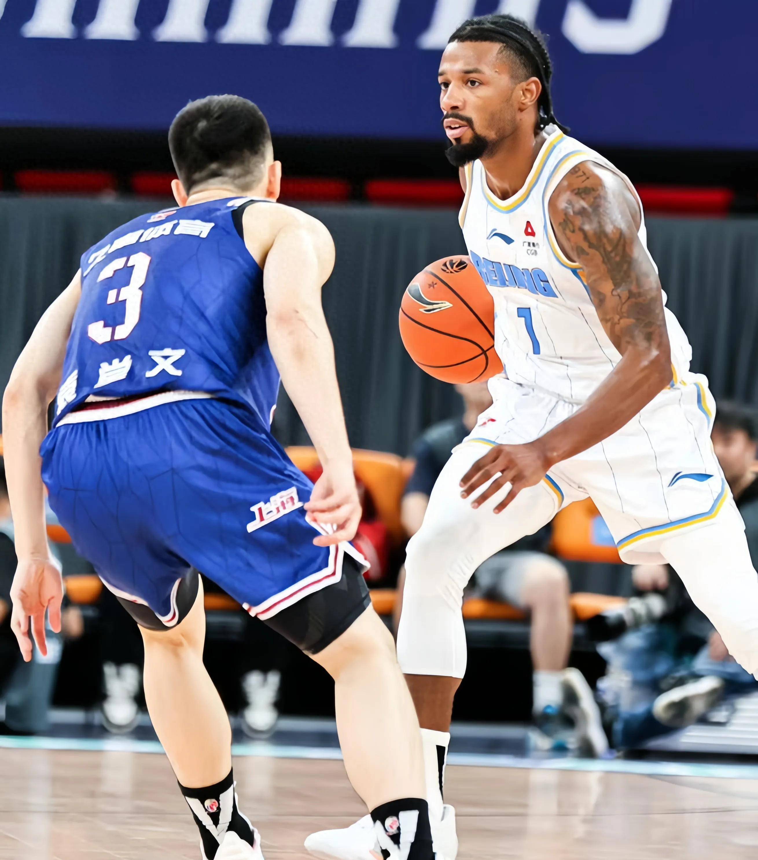 今晨CBA常规赛焦点战,法兰克福调整名单,球迷炸锅,轮换策略成焦点的简单介绍 今晨CBA常规赛焦点战,法兰克福调整名单,球迷炸锅,轮换策略成焦点的简单介绍