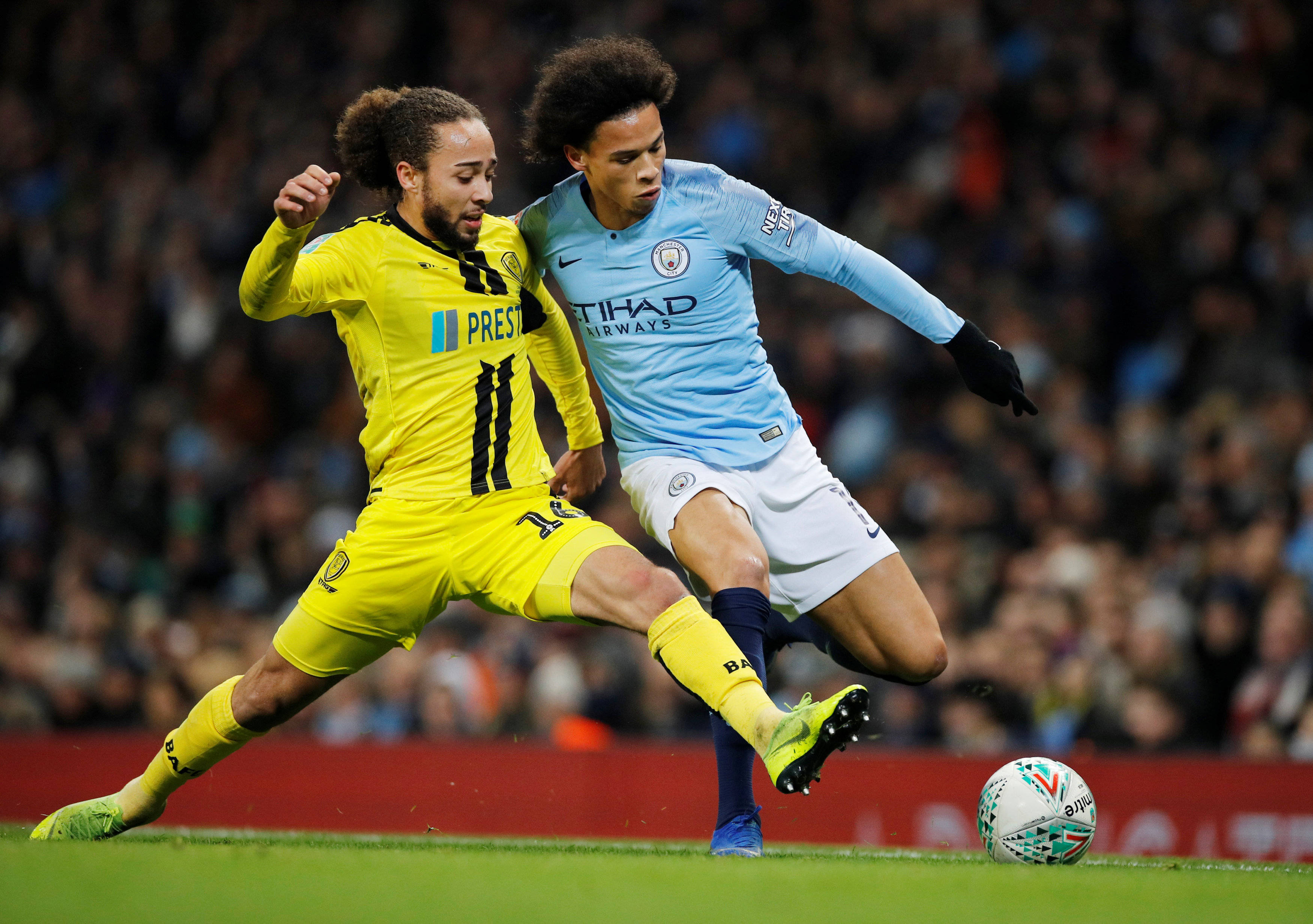 转会期突围战来临,比利亚雷亚尔围绕欧冠临场应变,媒体盛赞,纪律约束更严格的简单介绍 转会期突围战来临,比利亚雷亚尔围绕欧冠临场应变,媒体盛赞,纪律约束更严格的简单介绍