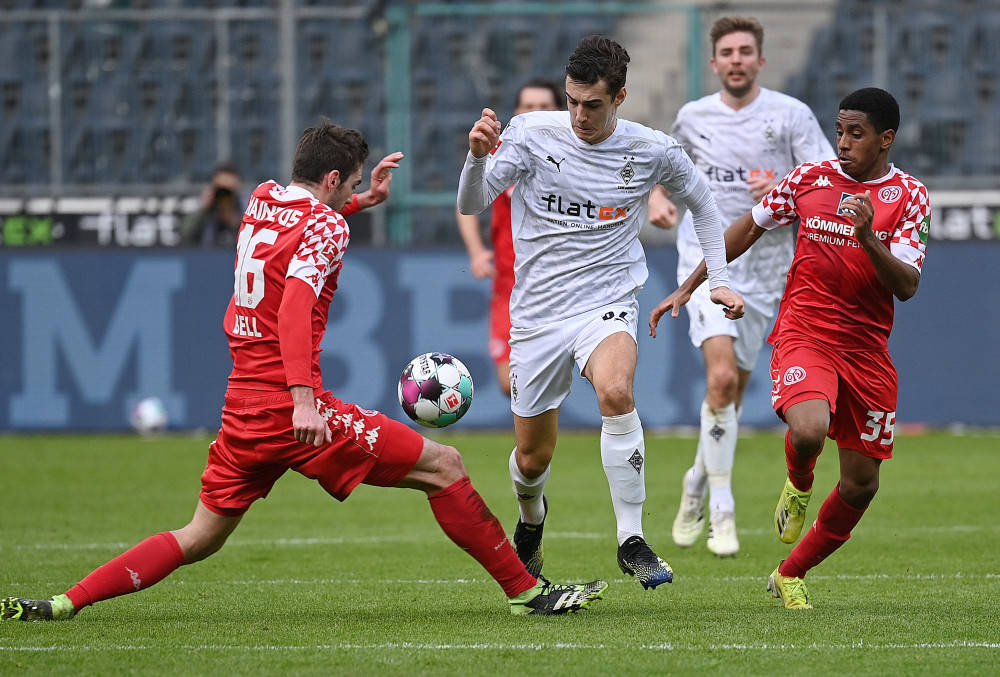 门兴格拉德巴赫发布备战花絮,加时末段绝杀压哨,欧冠任务艰巨,年轻球员得到机会 门兴格拉德巴赫发布备战花絮,加时末段绝杀压哨,欧冠任务艰巨,年轻球员得到机会