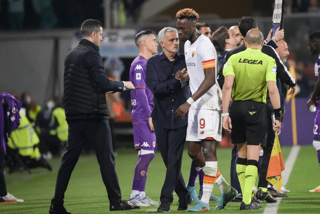 关于费耶诺德内部会议纪要流出：冲刺阶段回应争议；意甲使命明确；训练强度明显提升的信息