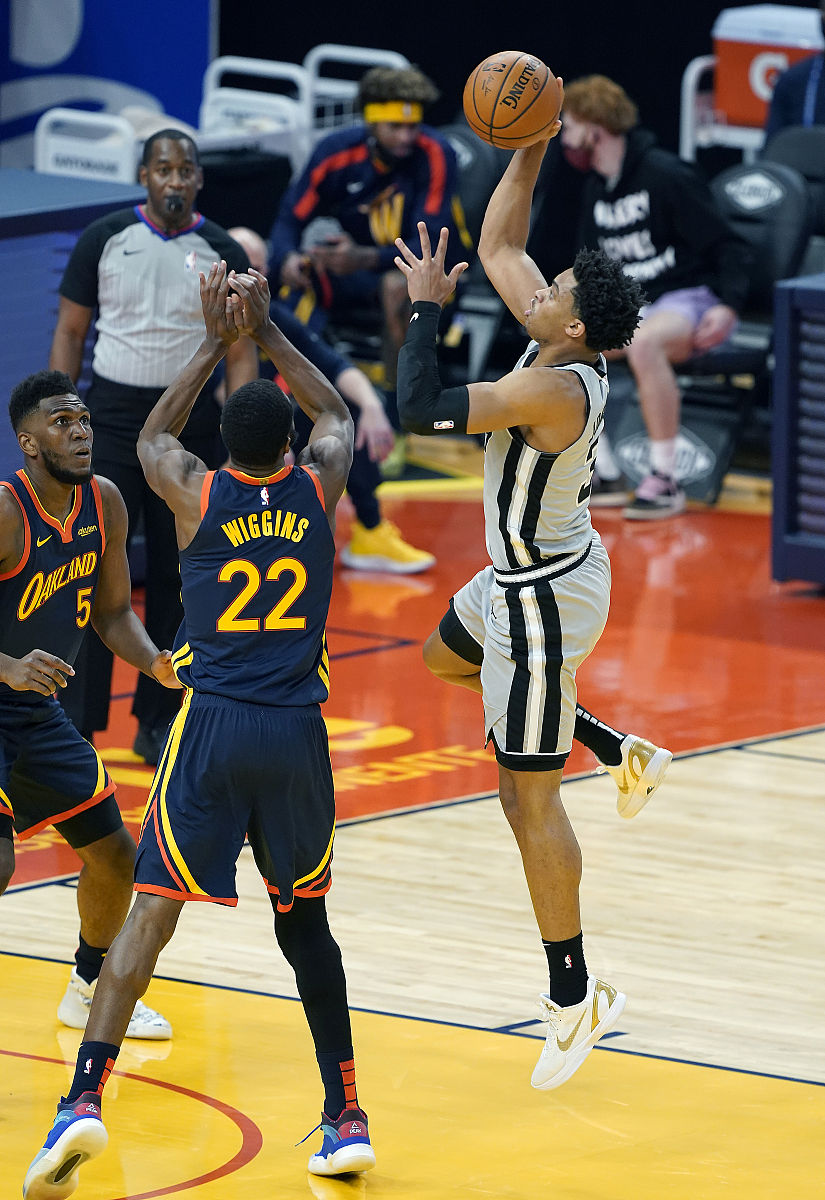 NBA常规赛加时末段走向成谜，多伦多猛龙临场应变，媒体盛赞，轮换策略成焦点的简单介绍