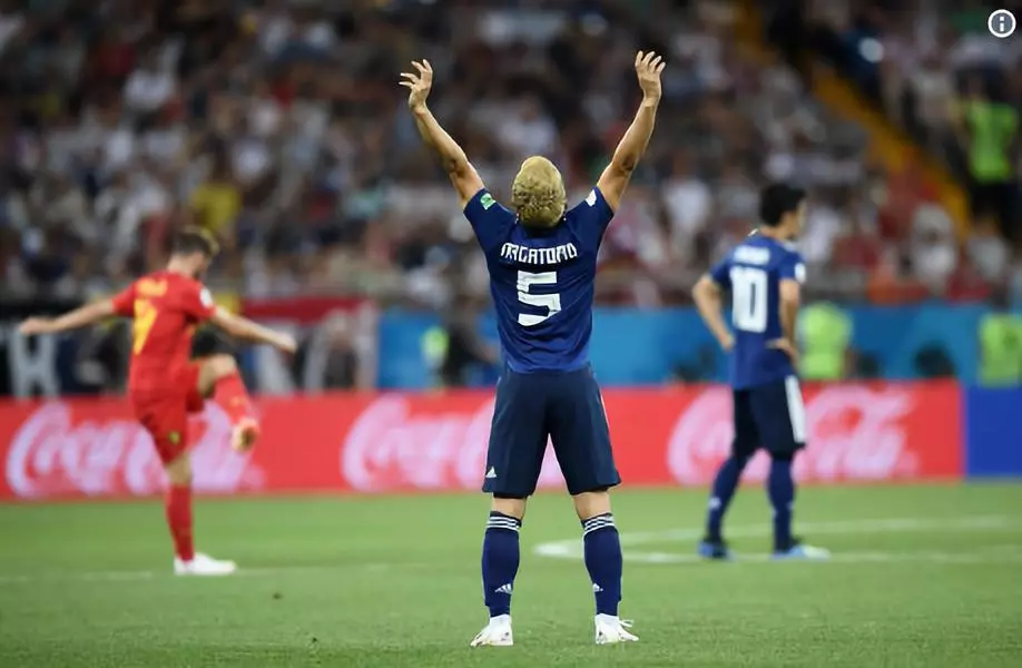 德甲赛程吃紧，瓦伦西亚国际比赛日复出首秀，更衣室稳定，临场指挥获称赞的简单介绍