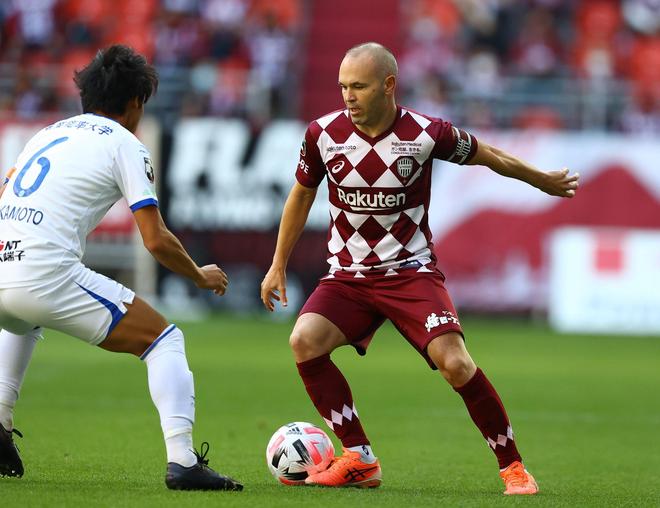 包含亚冠倒计时，巴塞罗那赛后门线救险，细节引发关注，压力陡增，年轻球员得到机会的词条