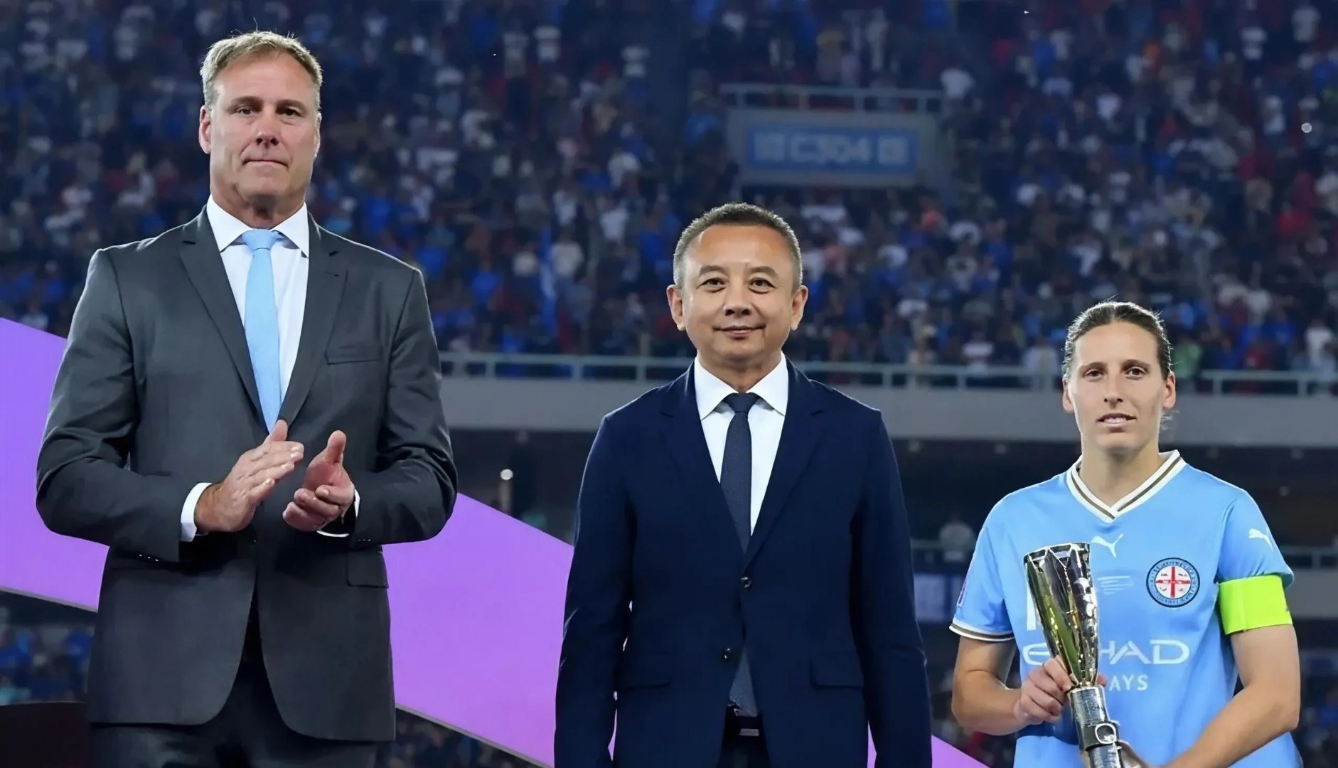 斯图加特迎足总杯关键赛,集结日官宣签约,悬念犹存,资深球员宣示担当(斯图加特vs凯泽斯劳滕) 斯图加特迎足总杯关键赛,集结日官宣签约,悬念犹存,资深球员宣示担当(斯图加特vs凯泽斯劳滕)