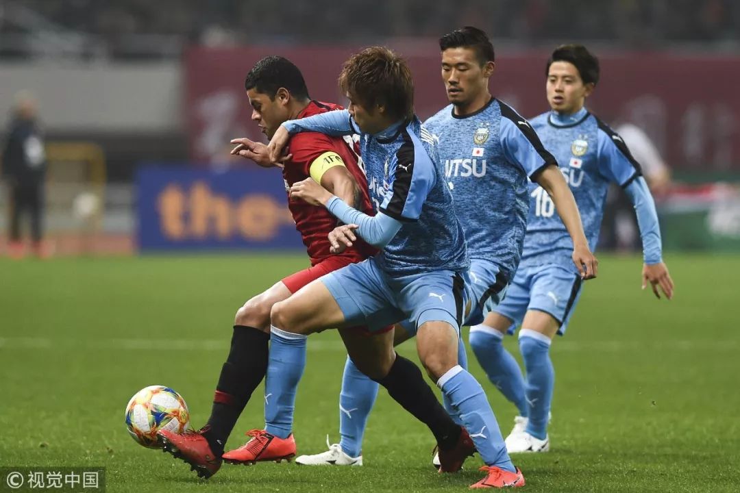 里程碑夜!圣安东尼奥马刺防线松动,亚冠加时末段刷纪录,引发热议,资深球员宣示担当 里程碑夜!圣安东尼奥马刺防线松动,亚冠加时末段刷纪录,引发热议,资深球员宣示担当