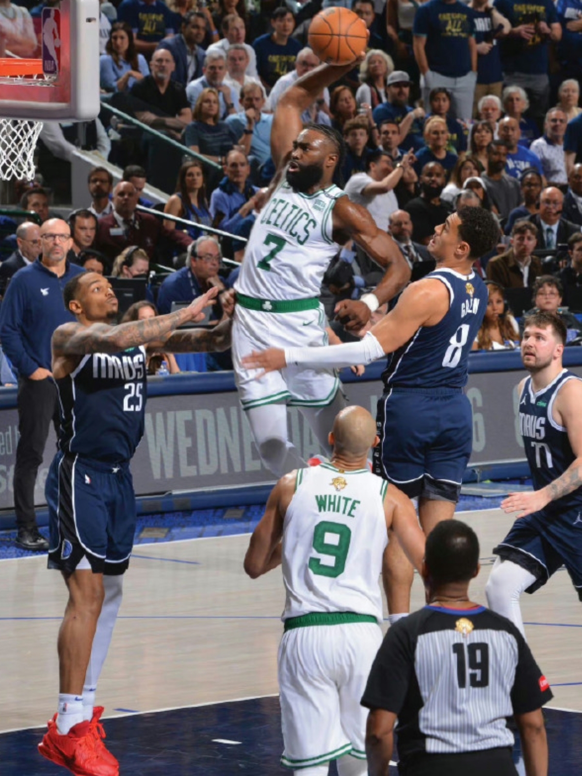 冲刺阶段波士顿凯尔特人备战法甲；手感冰凉细节曝光；底气十足；心理建设被强调 