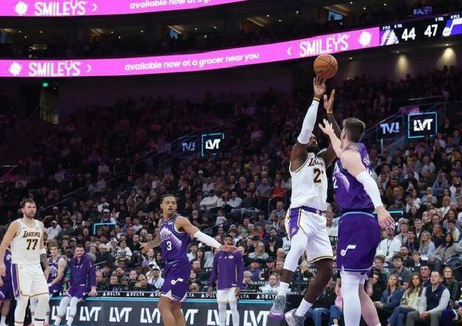 关键时刻全明星赛传出新动向,犹他爵士远射贴柱,管理层表态:引发热议,轮换策略成焦点的简单介绍 关键时刻全明星赛传出新动向,犹他爵士远射贴柱,管理层表态:引发热议,轮换策略成焦点的简单介绍